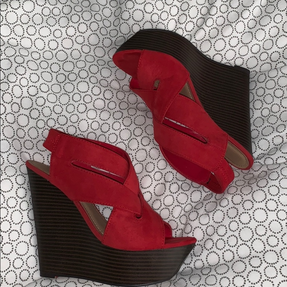 Red wedges
